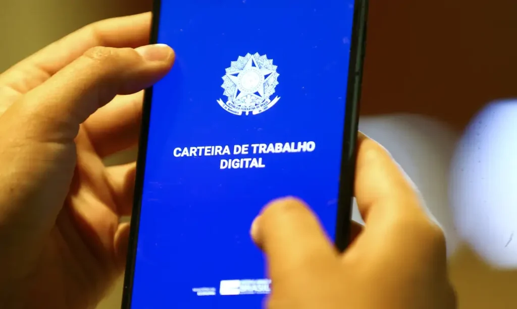foto da carteira profissional de trabalho no brasil